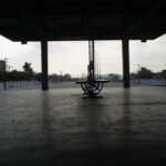 Saracuruna: plataforma dos trens a diesel, em bitola métrica