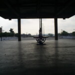 Saracuruna: plataforma dos trens a diesel, em bitola métrica