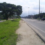 Leito ferroviário abandonado em direção à Bongaba