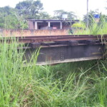 Leito ferroviário abandonado em direção à Bongaba