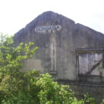 Fachada e dístico do PT Bongaba